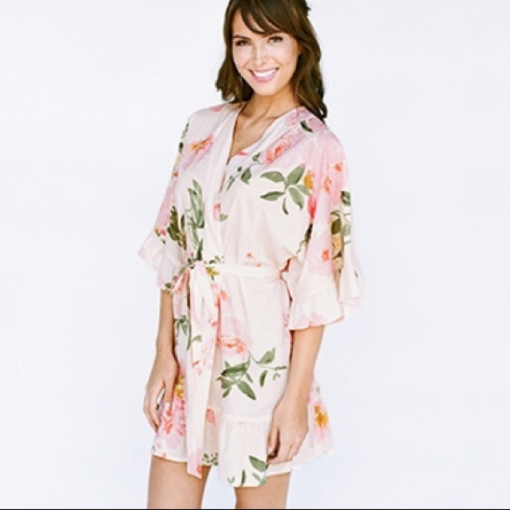 NWOT Plum Pretty Sugar Floral Robe